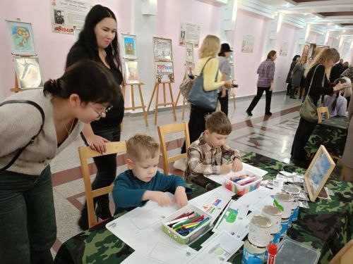 Нурлатские дети создали душевные подарки для бойцов СВО