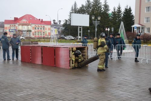 В Нурлате соревновались спасатели (фоторепортаж)