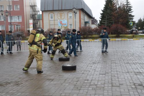 В Нурлате соревновались спасатели (фоторепортаж)