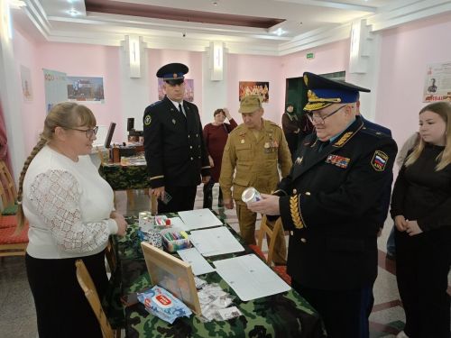 Нурлатские дети создали душевные подарки для бойцов СВО