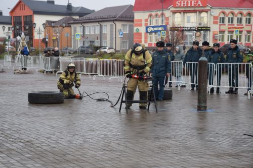 В Нурлате соревновались спасатели (фоторепортаж)