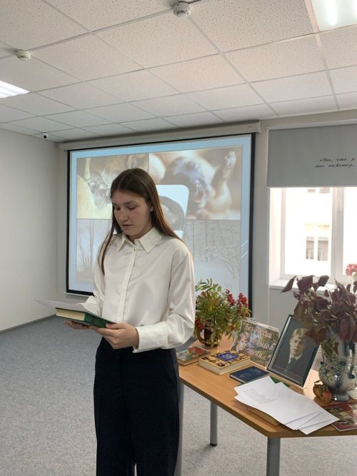 Есенинский вечер собрал нурлатских старшеклассников