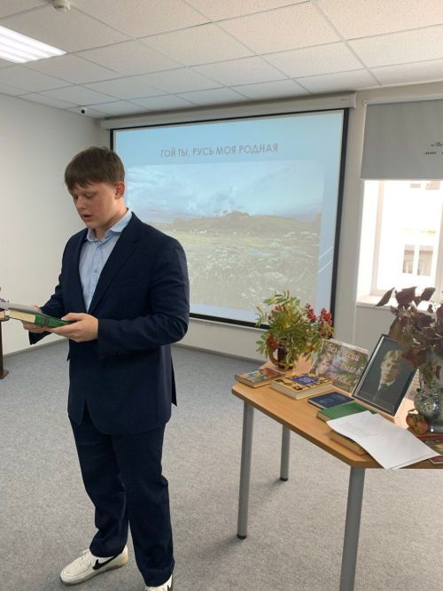 Есенинский вечер собрал нурлатских старшеклассников
