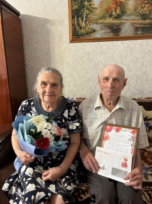 Житель Нурлата Федор Стручков отмечает 95-летний юбилей