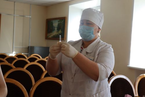 Коллектив исполнительного комитета Нурлатского района присоединился к кампании по вакцинации от гриппа