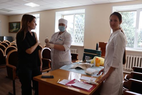 Коллектив исполнительного комитета Нурлатского района присоединился к кампании по вакцинации от гриппа