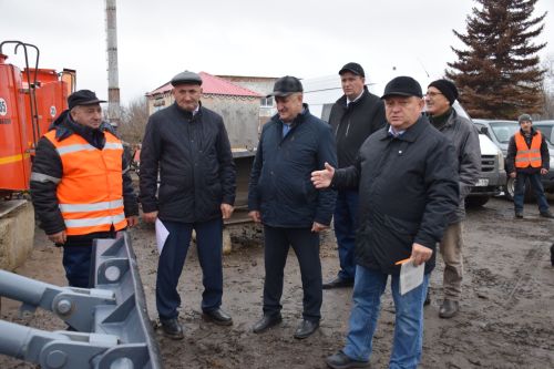 Дамир Ишкинеев проверил готовность коммунальной службы к зимнему сезону