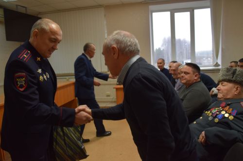 В Нурлатском отделении Госавтоинспекции чествовали ветеранов службы