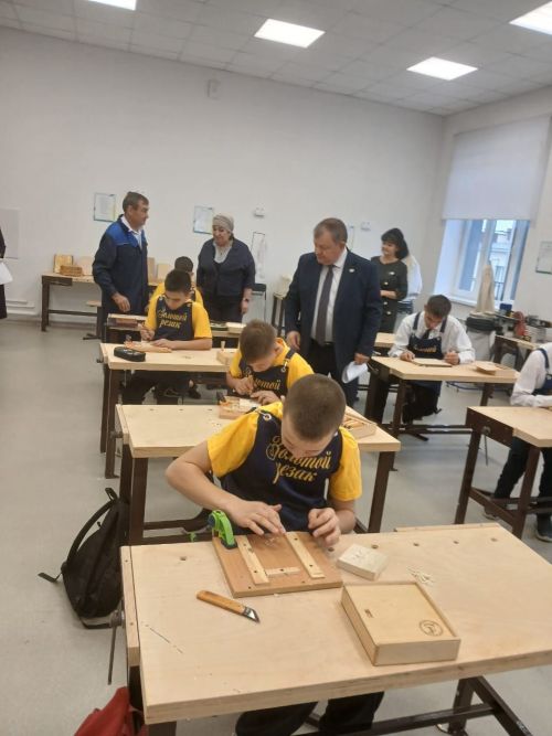 Дамир Ишкинеев оценил потенциал центра «Киләчәк» и дал поручения по развитию