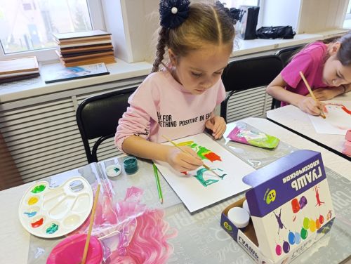 Матрешки в узорах Поволжья: юные художники Нурлата
