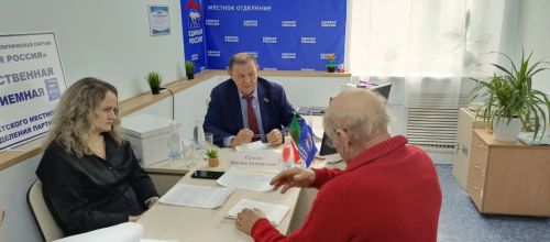 Депутат Госсовета РТ Мякзюм Салахов провел прием граждан в Нурлатском местном отделении «Единой России»