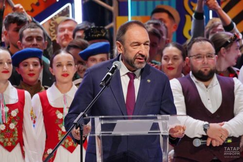 Песошин вручил Гран-при фестиваля «Безнен заман» в «Пирамиде»