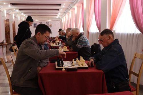 В Нурлате проходит первый турнир памяти шахматистов и шашистов