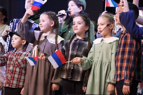 Патриотический концерт нурлатских артистов в Черемшане прошел с аншлагом