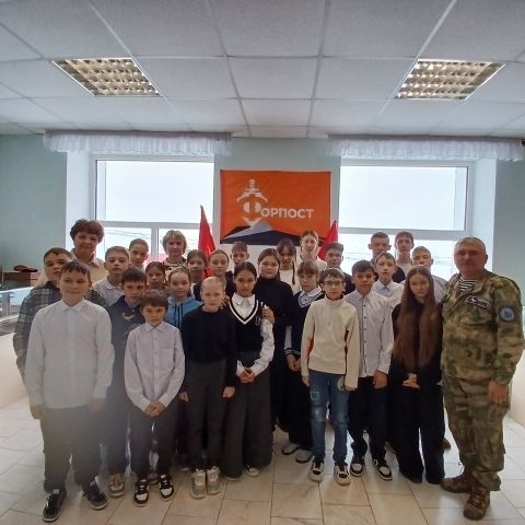 В Нурлате школьникам рассказали о героях прошлого и настоящего