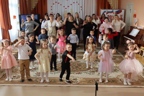 В детском саду «Солнышко» прошел утренник ко Дню матери