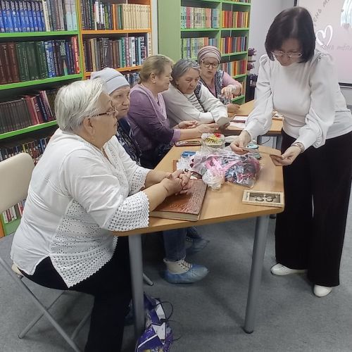 Вечер в честь мам: истории, фото и творчество в «Весте»