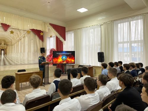 Дверь в профессию: старшеклассникам Нурлата рассказали о карьере в МЧС