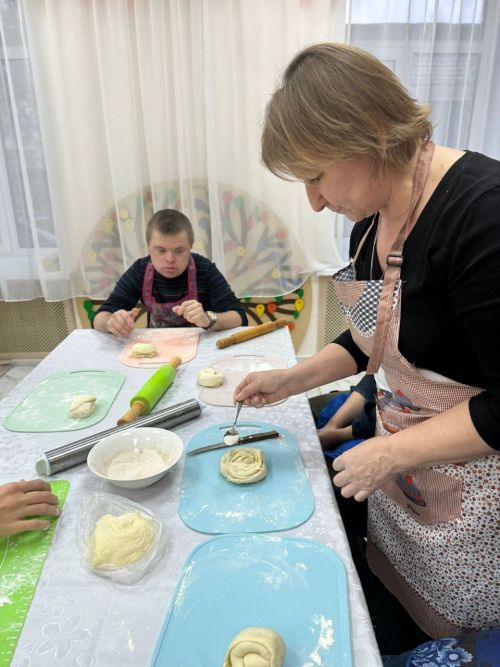 От ароматных плюшек до полезного винегрета: кулинарные успехи в «Гармонии»