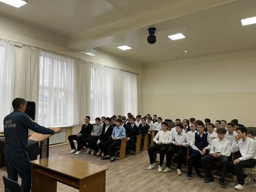 Дверь в профессию: старшеклассникам Нурлата рассказали о карьере в МЧС