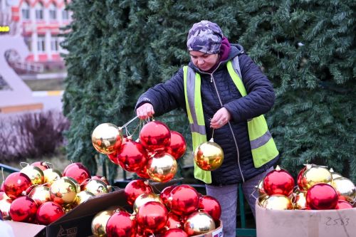 Новогоднее настроение создают в Нурлате до снегопада