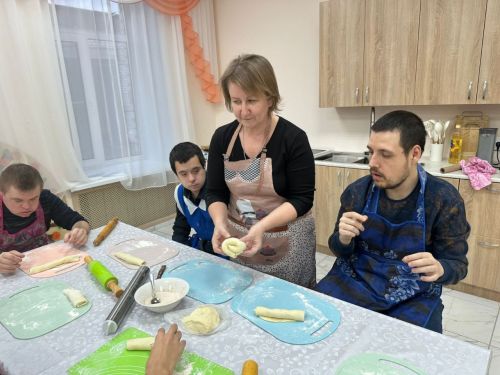 От ароматных плюшек до полезного винегрета: кулинарные успехи в «Гармонии»