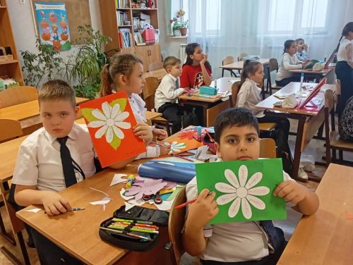 В Нурлатском районе дети дарят мамам праздник