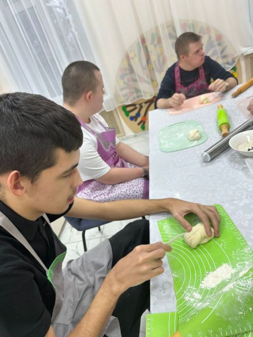 От ароматных плюшек до полезного винегрета: кулинарные успехи в «Гармонии»