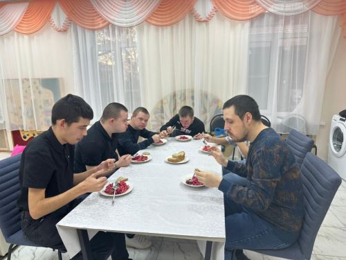 От ароматных плюшек до полезного винегрета: кулинарные успехи в «Гармонии»