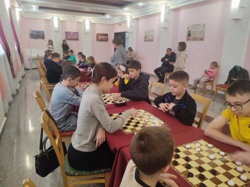 В Нурлате прошел турнир по русским шашкам, посвященный Дню народного единства