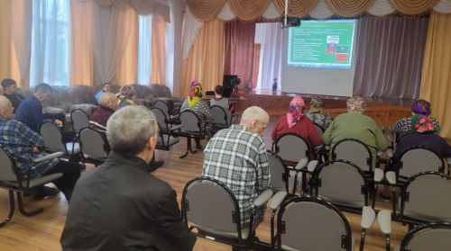 Уроки патриотизма и творчества ко Дню Конституции РТ в Нурлатском доме-интернате