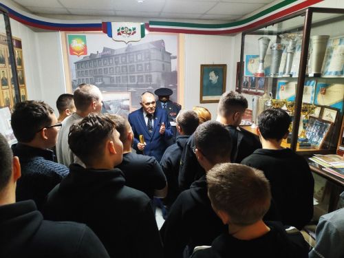 Студенты почтили память сотрудников МВД в нурлатском музее