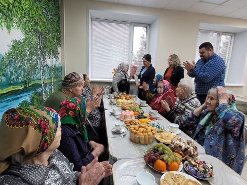Жительницу Нурлата поздравили с 90-летием