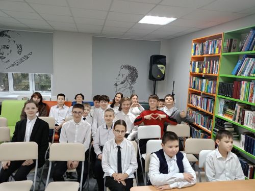 Юные волонтеры Нурлата соткали невидимый щит для наших бойцов