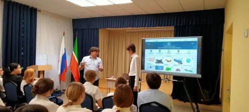 Математик с мировым именем провел уроки для нурлатских школьников