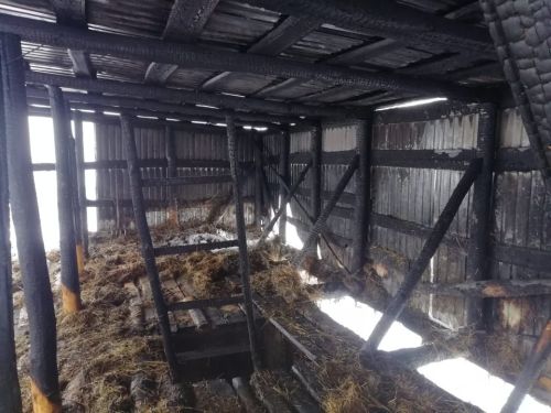 В Средней Камышле пожар возник в сарае