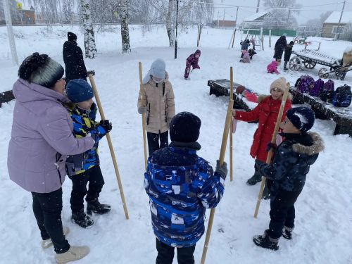 «Зимние яркие игры» прошли в центральном парке села Бурметьево