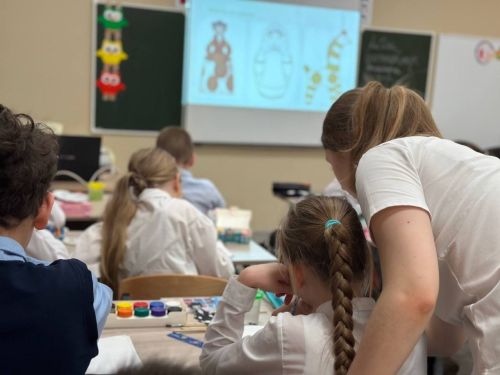 Увлекательный урок народных промыслов в Нурлатской школе