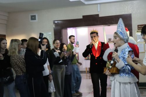 Фирдус Тямаев подарил новогоднее чудо детям героев (+фоторепортаж)