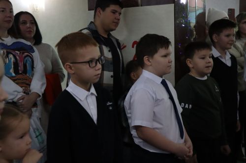 Фирдус Тямаев подарил новогоднее чудо детям героев (+фоторепортаж)