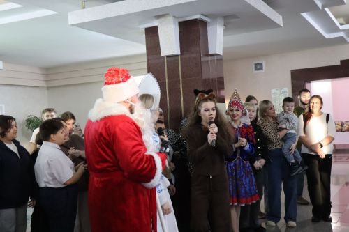 Фирдус Тямаев подарил новогоднее чудо детям героев (+фоторепортаж)