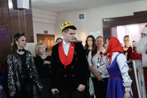Фирдус Тямаев подарил новогоднее чудо детям героев (+фоторепортаж)