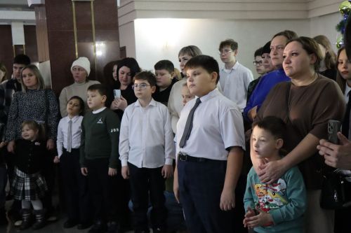 Фирдус Тямаев подарил новогоднее чудо детям героев (+фоторепортаж)