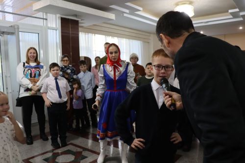 Фирдус Тямаев подарил новогоднее чудо детям героев (+фоторепортаж)
