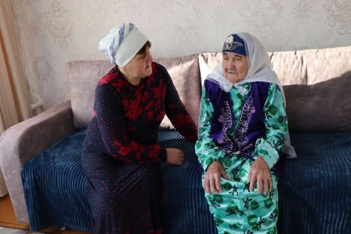 Ветеран труда из Нурлатского района принимает поздравления с 100-летним юбилеем