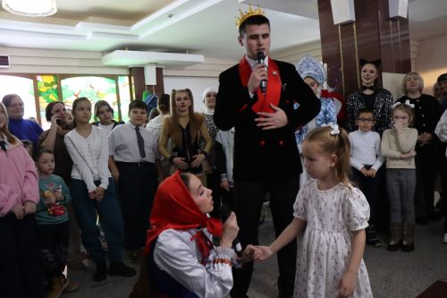 Фирдус Тямаев подарил новогоднее чудо детям героев (+фоторепортаж)