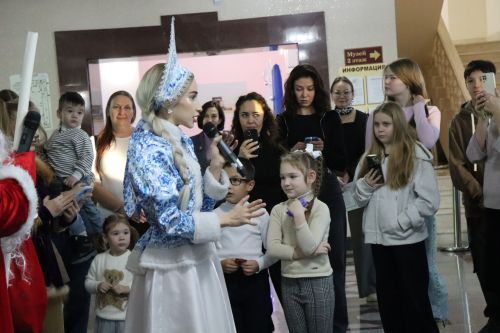 Фирдус Тямаев подарил новогоднее чудо детям героев (+фоторепортаж)