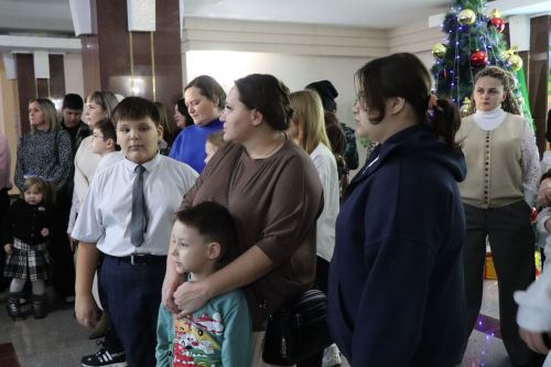 Фирдус Тямаев подарил новогоднее чудо детям героев (+фоторепортаж)