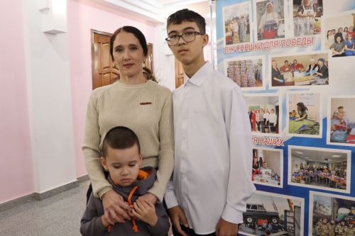 Фирдус Тямаев подарил новогоднее чудо детям героев (+фоторепортаж)