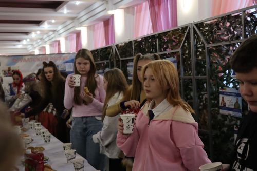 Фирдус Тямаев подарил новогоднее чудо детям героев (+фоторепортаж)